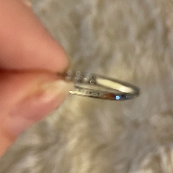 A.Jaffe 18k White Gold and Diamond Band - Picture 7 of 9